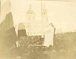 Митинг у Кафедрального Троицкого собора в г. Вятке. 1914 г. Из альбома Кардаковой Натальи Юрьевны