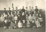 Учащиеся 2 класса 17-й школы г. Кирова. 1938 г. Из альбома Ждановой Лины Максимовны