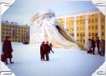 Снежная скульптура на Театральной площади. Январь 1999 г. Автор: Малина О.А. Из альбома Малиной Ольги Анатольевны