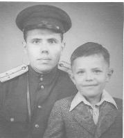 М.Д. Косолапов с сыном.1960-е гг. Ф.6958, оп.1, ед.хр.48